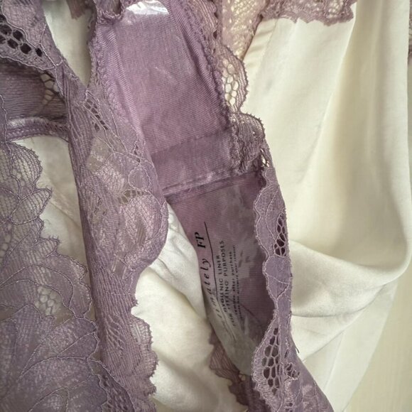 Free People Intimately D8 Night Bodysuit Women L Evening Cream/Lilac Lace NWT - Picture 5 of 10